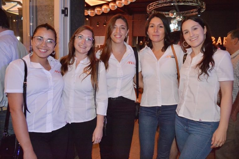 Festejamos Juntos un 2023 de éxitos y amistad