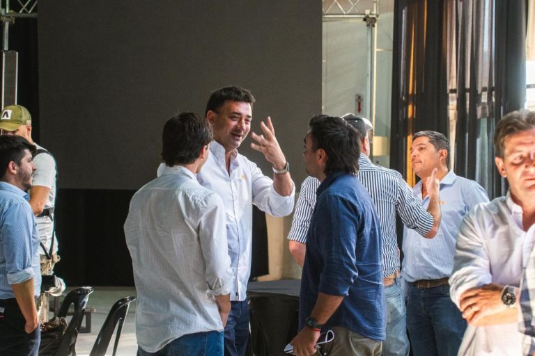 Remate televisado de la pampa húmeda desde la Sociedad Rural de Río Cuarto